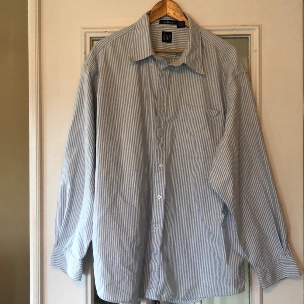 Men’s GAP dress shirt